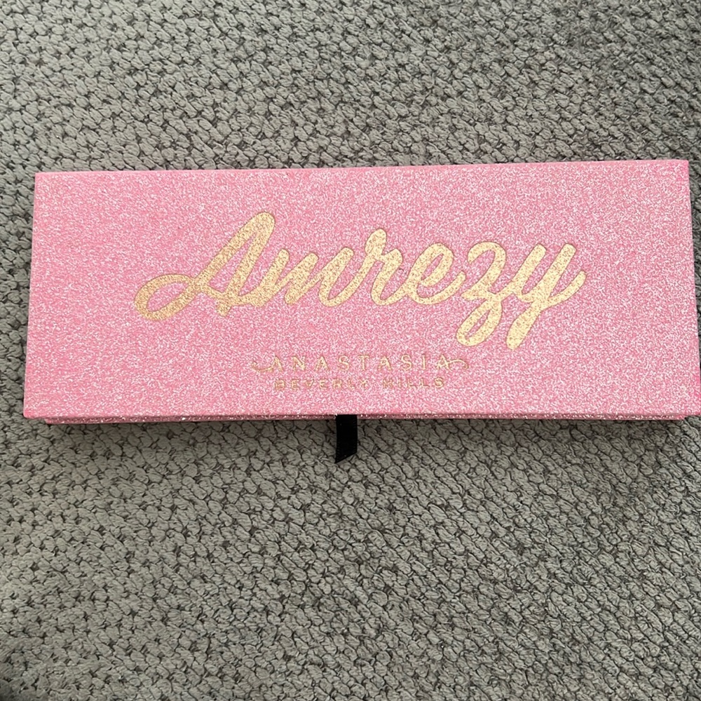 AMREZY X ANASTASIA BEVERLY HILLS EYESHADOW PALETTE No box Never Used